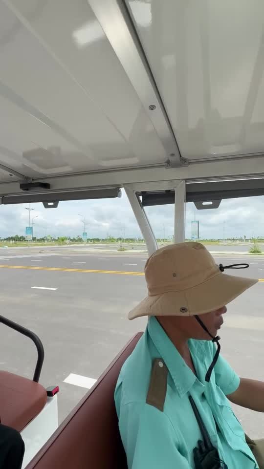Video tour xe điện trên trục đường chính